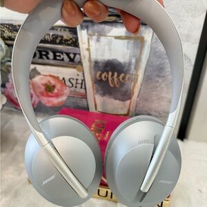 Bose Silver Wireless Headphones